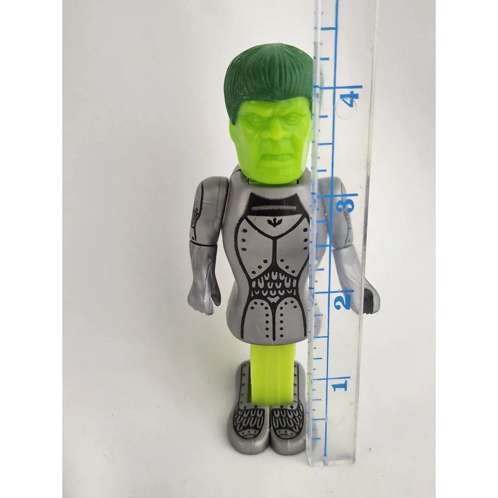 Vintage‎ 1989 Incredible Hulk Marvel Pez Dispenser with Snap-on Knight Armor